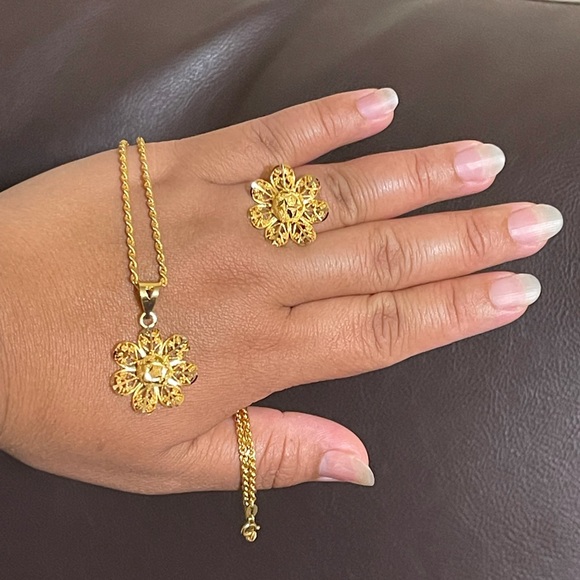 21k real gold saudi pawnable - Picture 3 of 4